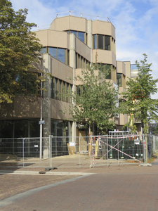 872133 Gezicht op de renovatie (verduurzaming) van het kantoorgebouw Trappenburch, op de hoek van de Waterstraat en de ...